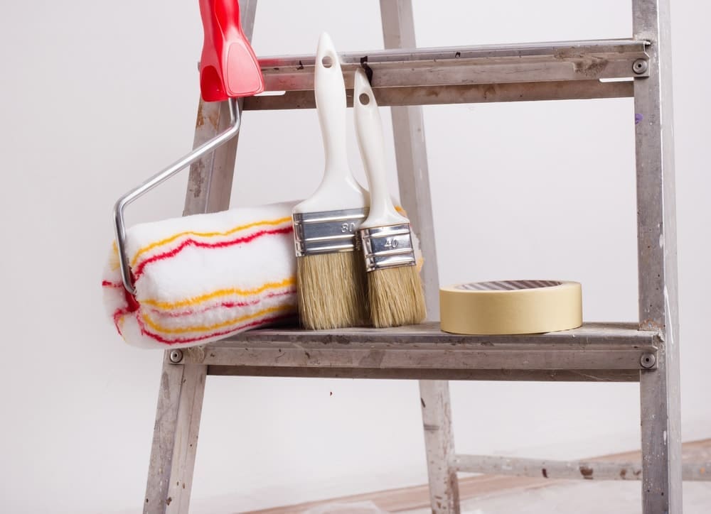 How Do You Repaint a Wall Before Painting?